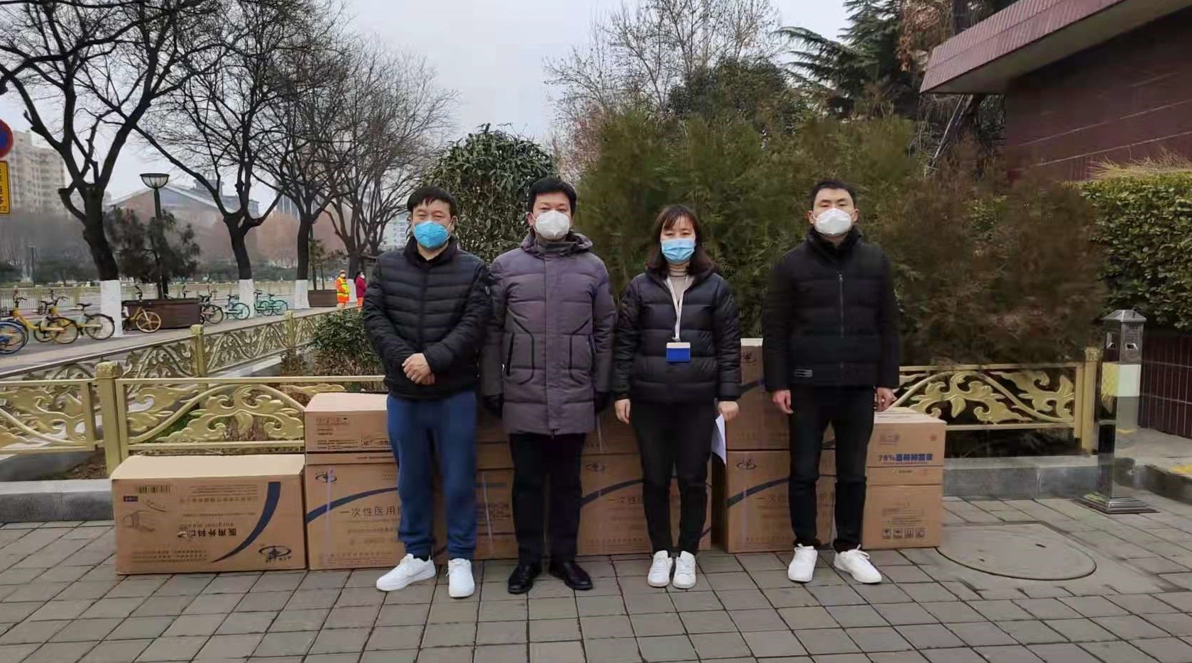 愛心奉獻 情暖“疫”線 愛心奉獻 情暖“疫”線