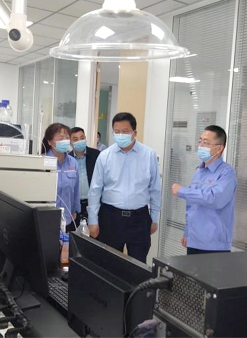 鄒曉剛區(qū)長一行蒞臨藍曉產(chǎn)業(yè)園調(diào)研 鄒曉剛區(qū)長一行蒞臨藍曉產(chǎn)業(yè)園調(diào)研