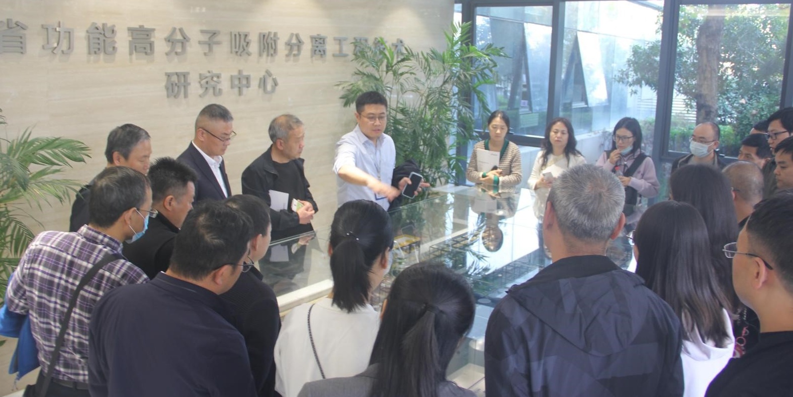 以互學拓思路 以交流促發(fā)展 以互學拓思路 以交流促發(fā)展