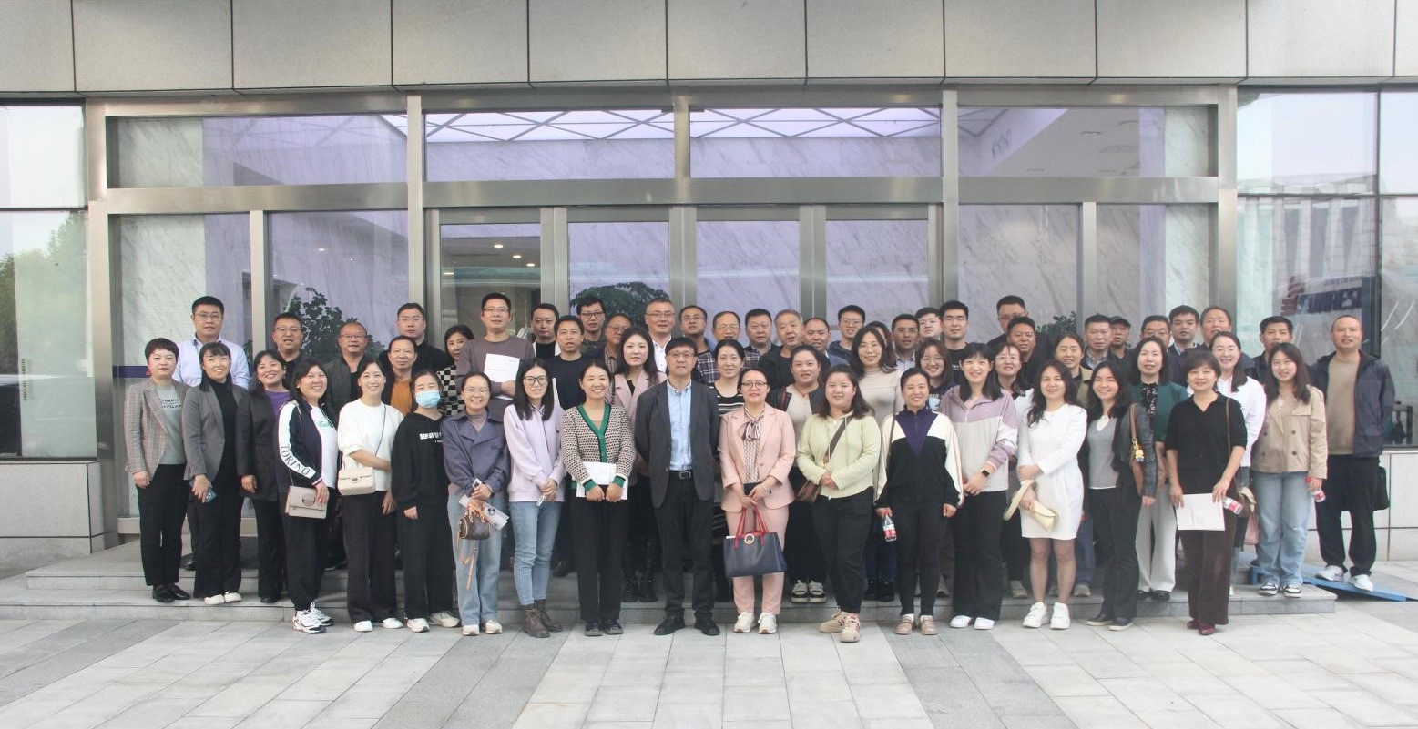 以互學拓思路 以交流促發(fā)展 以互學拓思路 以交流促發(fā)展